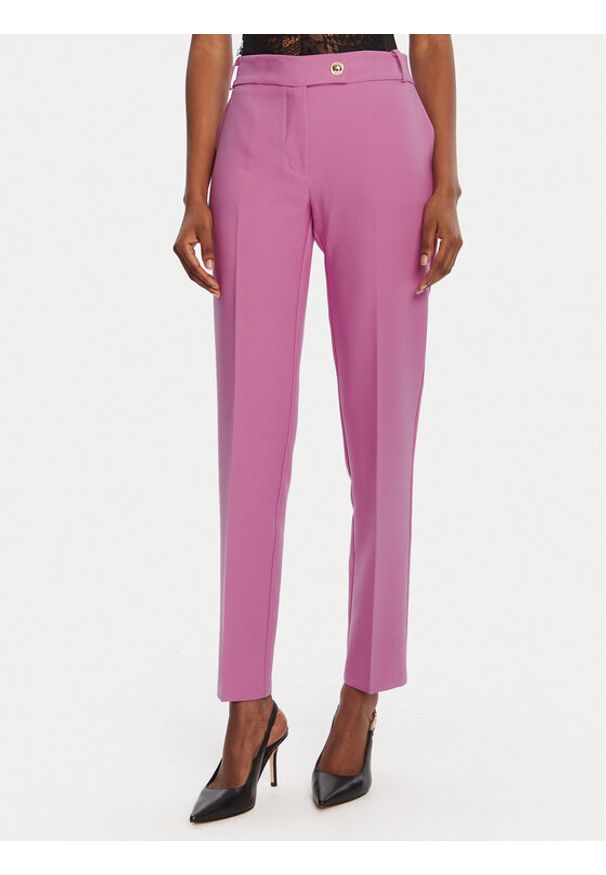 Rinascimento Chinosy CFC0126225003 Różowy Slim Fit. Kolor: różowy. Materiał: syntetyk