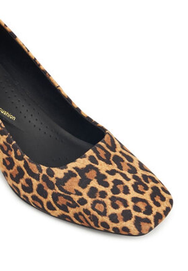 Clarks Czółenka Fernie Court 26183033 Brązowy. Kolor: brązowy. Materiał: skóra, zamsz