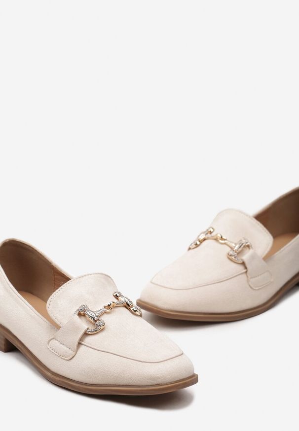 Renee - Beżowe Mokasyny z Klamerką i Cyrkoniami Mialla. Okazja: na co dzień. Kolor: beżowy. Styl: casual