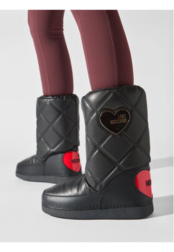 Love Moschino - LOVE MOSCHINO Śniegowce JA24172G1HIT7000 Czarny. Kolor: czarny. Materiał: skóra