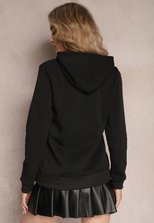 Renee - Czarna Bluza Wykończona Polarem z Nadrukiem i Kapturem Nimba. Kolor: czarny. Materiał: polar. Wzór: nadruk