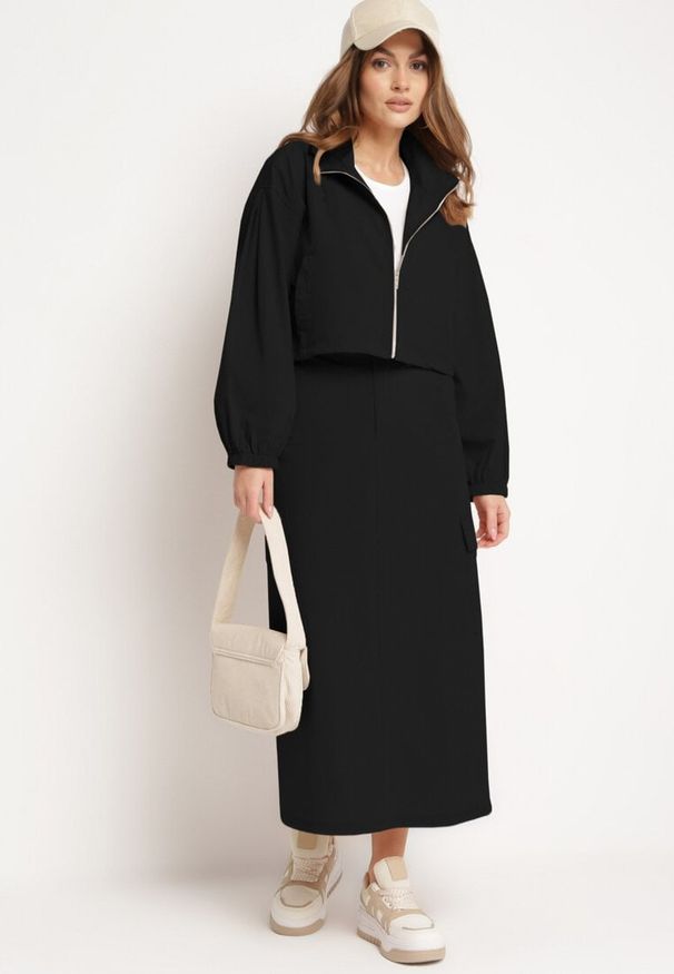 Born2be - Czarny Komplet Casualowy Bluza z Suwakiem i Stójką oraz Spódnica z Kieszeniami Hettora. Kolor: czarny