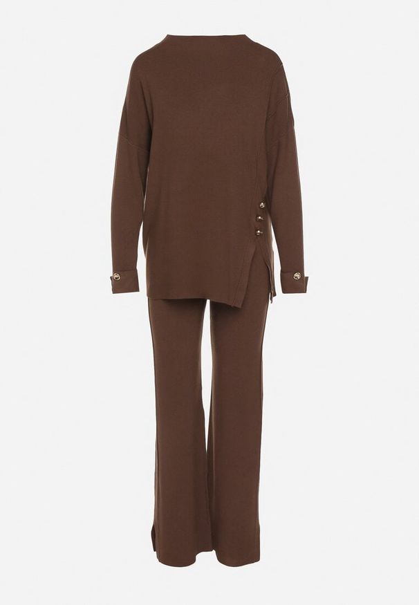 Born2be - Brązowy Dzianinowy Komplet z Wiskozą Spodnie i Sweter Zdobiony Guzikami Unisea. Kolor: brązowy. Materiał: wiskoza, dzianina. Wzór: aplikacja