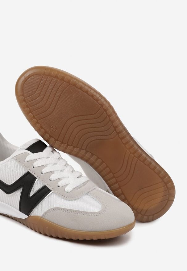 Renee - Szaro-Czarne Sneakersy Klasyczne Tenisówki Istia. Okazja: na co dzień. Kolor: szary. Materiał: jeans. Wzór: aplikacja. Obcas: na obcasie. Wysokość obcasa: niski