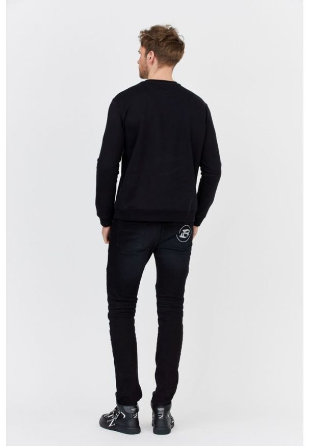 Valentino Garavani - VALENTINO GARAVANI Czarna bluza męska z logo vltn. Kolor: czarny. Materiał: prążkowany. Wzór: aplikacja