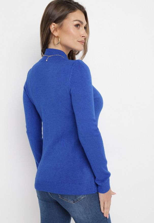 Born2be - Niebieski Golf z Miękkiej Dzianiny Agotona. Typ kołnierza: golf. Kolor: niebieski. Materiał: dzianina. Długość rękawa: długi rękaw. Długość: długie. Sezon: zima, jesień. Styl: klasyczny