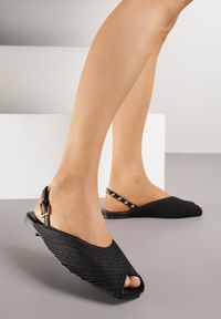 Renee - Czarne Sandały z Plecionką i Metalicznymi Ozdobami Crowstrider. Okazja: na co dzień. Zapięcie: sprzączka. Kolor: czarny. Materiał: jeans. Wzór: aplikacja. Sezon: wiosna. Styl: glamour, casual, elegancki #5