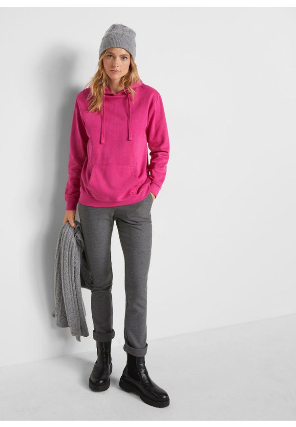 bonprix - Bluza z kapturem, z miękkiego materiału frotte. Typ kołnierza: kaptur. Kolor: różowy. Materiał: materiał. Styl: sportowy