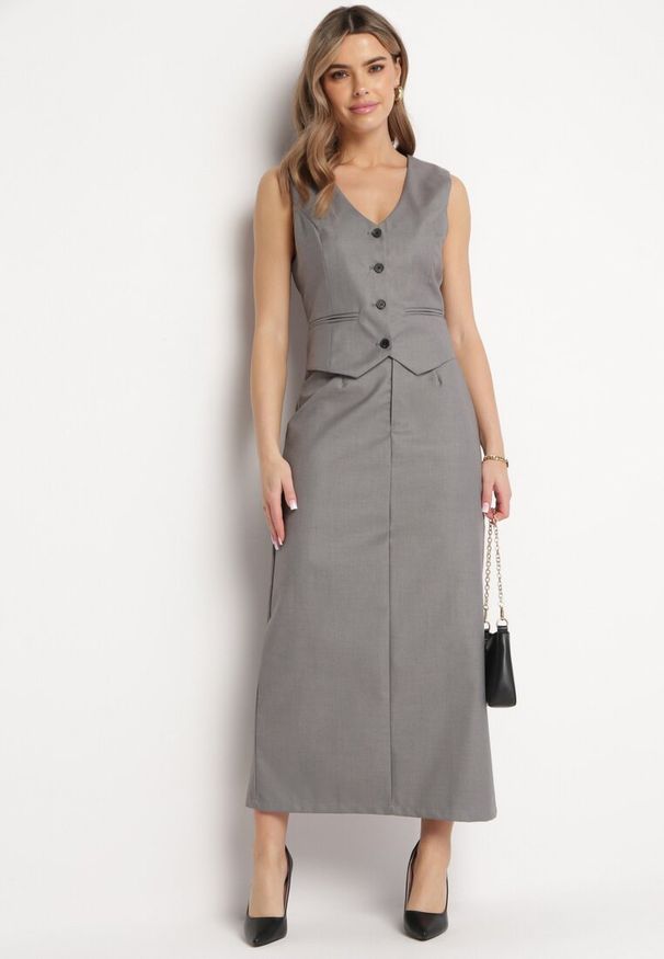 Born2be - Ciemnoszara Trapezowa Spódnica Maxi z Wycięciem z Tyłu Elerai. Kolor: szary