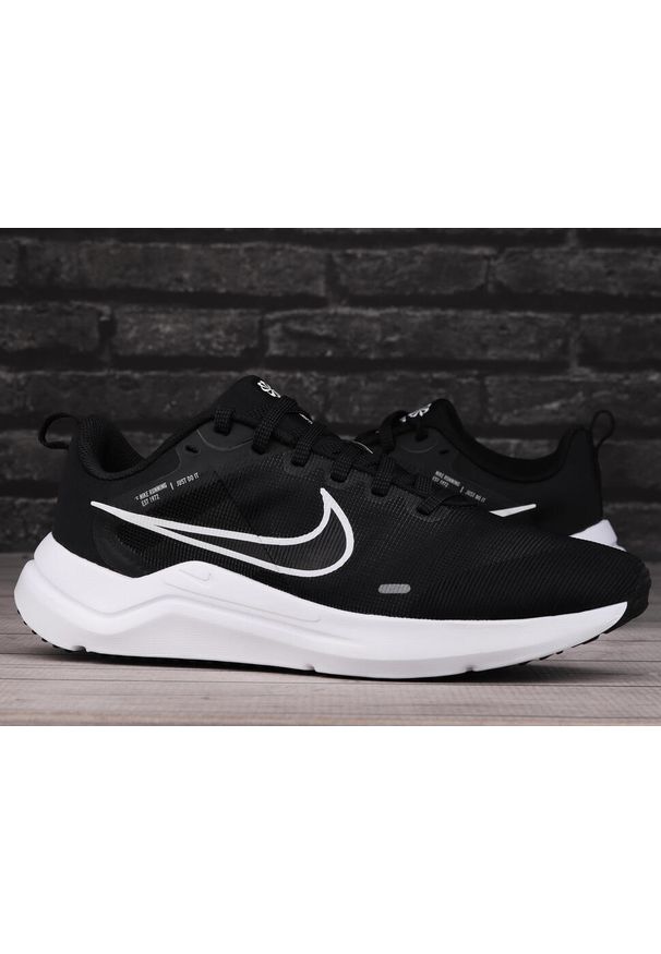 Buty męskie sportowe do biegania Nike DOWNSHIFTER DD9293 001. Kolor: biały, czarny, wielokolorowy. Model: Nike Downshifter