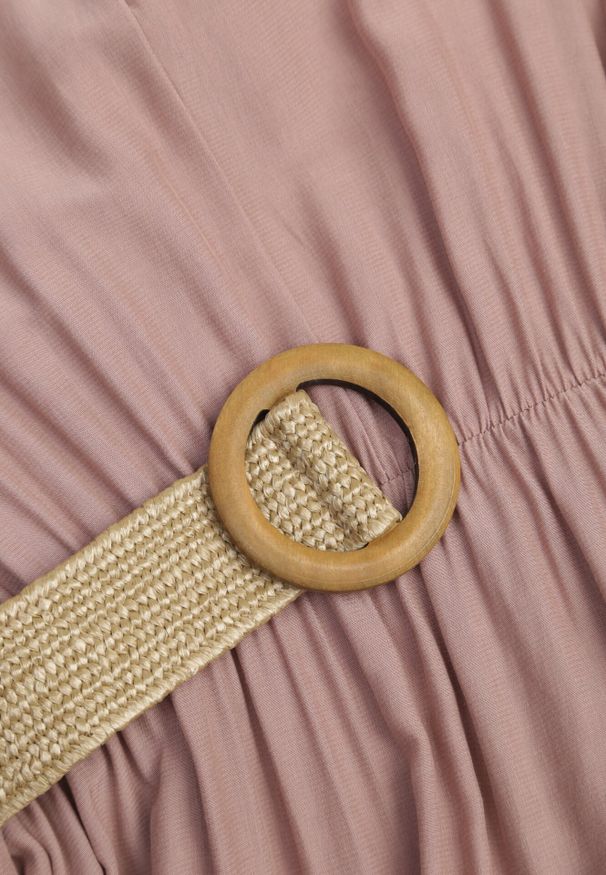 Born2be - Różowa Sukienka Granet. Kolor: różowy. Materiał: tkanina. Długość rękawa: krótki rękaw. Wzór: aplikacja, gładki. Typ sukienki: rozkloszowane. Styl: retro, klasyczny. Długość: maxi