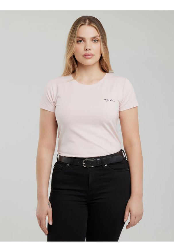 Big-Star - Koszulka damska z niewielkim logo różowa Irsera 600. Okazja: na co dzień. Kolor: różowy. Materiał: bawełna, jeans, materiał. Wzór: haft. Styl: casual, elegancki