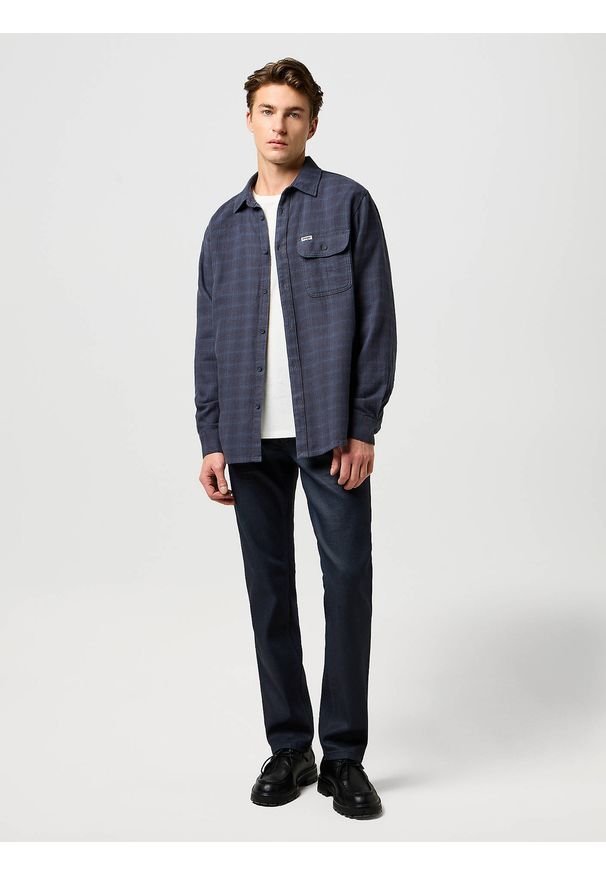 Wrangler - MĘSKIE SPODNIE WRANGLER GREENSBORO INDIGO COATED 112370719