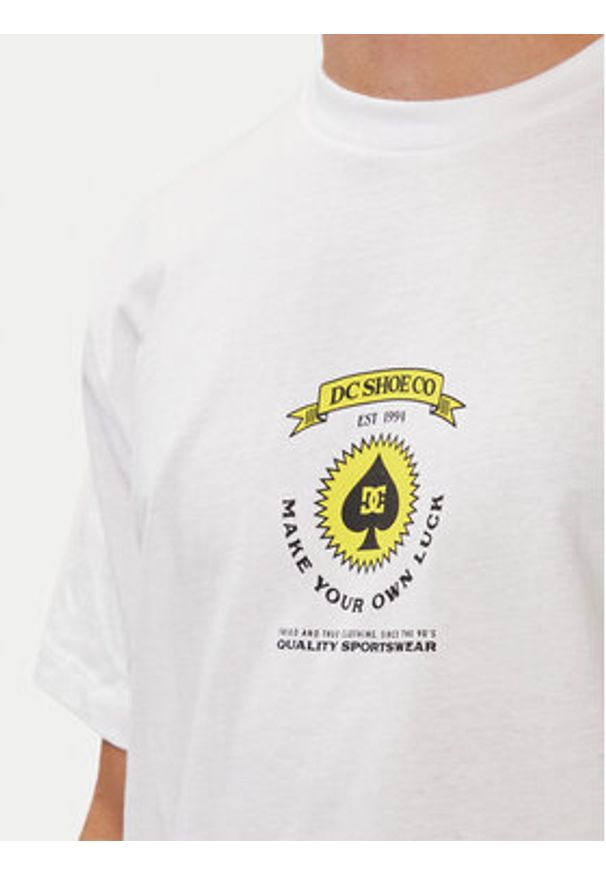 DC T-Shirt Lucky Hand Hss ADYZT05366 Biały Regular Fit. Kolor: biały. Materiał: bawełna