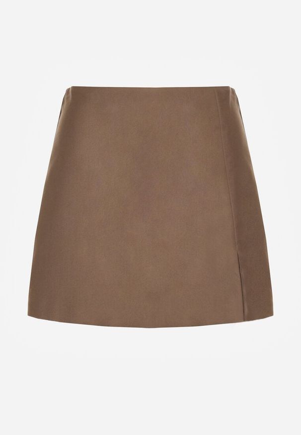 Born2be - Beżowe Spódnico-Szorty Krótkie z Rozcięciem na Boku Irindel. Okazja: na co dzień. Stan: podwyższony. Kolor: beżowy. Materiał: wiskoza. Długość: krótkie. Styl: elegancki, klasyczny, casual