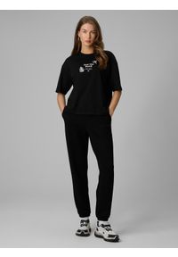 4f - 4F T-shirt regular z nadrukiem damski - czarny S. Okazja: na co dzień. Kolor: czarny. Materiał: dzianina, jeans, materiał. Wzór: nadruk. Styl: casual, klasyczny #2