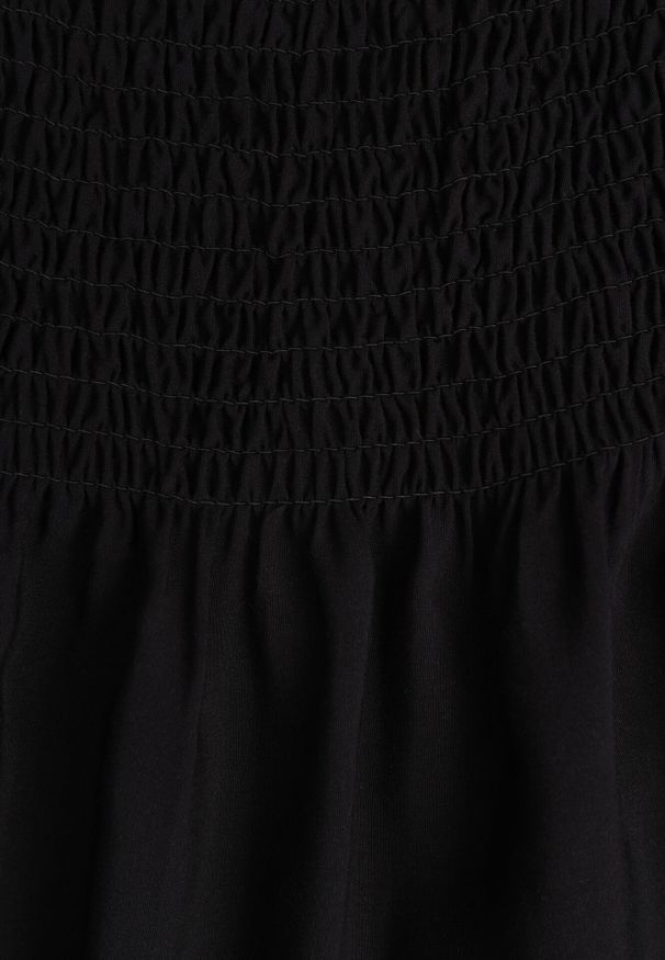 Born2be - Czarna Bawełniana Sukienka z Hiszpańskim Dekoltem z Szerokimi Falbanami na Dole Bliria. Okazja: na co dzień, na spacer. Typ kołnierza: dekolt hiszpanka. Kolor: czarny. Materiał: bawełna. Sezon: lato. Typ sukienki: rozkloszowane. Styl: elegancki, wakacyjny, casual