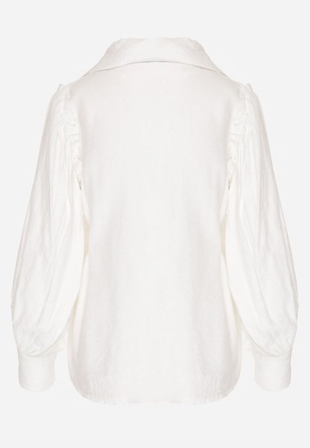 Born2be - Biała Koszula z Plisowanymi Rękawami Leophone. Okazja: na co dzień. Kolor: biały. Długość rękawa: długi rękaw. Długość: długie. Styl: casual, elegancki