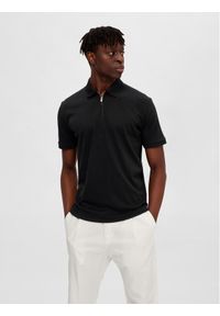 Selected Homme Polo Fave 16079026 Czarny Regular Fit. Typ kołnierza: polo. Kolor: czarny. Materiał: syntetyk