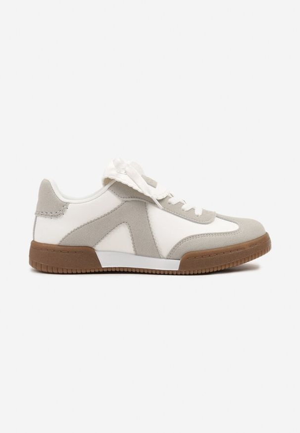 Born2be - Biało-Szare Sneakersy Tenisówki z Ozdobnym Językiem Alaviela. Okazja: na co dzień. Kolor: biały. Materiał: jeans. Wzór: aplikacja