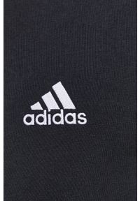 Adidas - adidas Bluza męska kolor czarny z kapturem gładka. Okazja: na co dzień. Typ kołnierza: kaptur. Kolor: czarny. Materiał: poliester. Wzór: gładki. Styl: casual