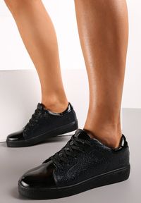 Renee - Czarne SznurowaneSneakersy z Lakierowanymi Wstawkami i Skórzaną Wkładką Brody. Kolor: czarny. Materiał: skóra, lakier #3