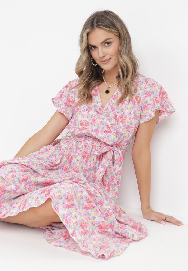 Born2be - Jasnoróżowa Sukienka Maxi z Plisowanym Dołem i Gumką w Pasie Maal. Kolor: różowy. Długość: maxi