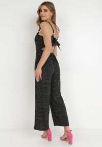 Born2be - Czarny Kombinezon Aereira. Okazja: na imprezę, na co dzień. Kolor: czarny. Długość rękawa: na ramiączkach. Długość: długie. Wzór: aplikacja, kropki. Sezon: lato. Styl: casual #5