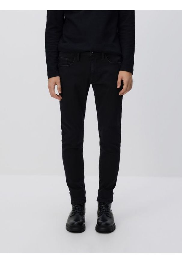 Reserved - Jeansy slim fit - czarny. Kolor: czarny