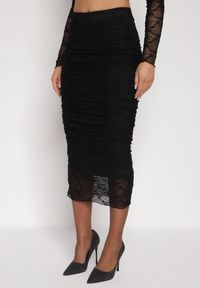 Born2be - Czarny Koronkowy Komplet Dopasowana Spódnica i Bluzka na Jedno Ramię Calonara. Kolor: czarny. Materiał: koronka #6