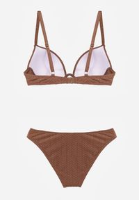 Born2be - Brązowe Bikini Dwuczęściowe w Geometryczny Wzór z Ozdobą na Majtkach Corraenia. Kolekcja: plus size. Kolor: brązowy. Długość: długie. Wzór: geometria, aplikacja #6