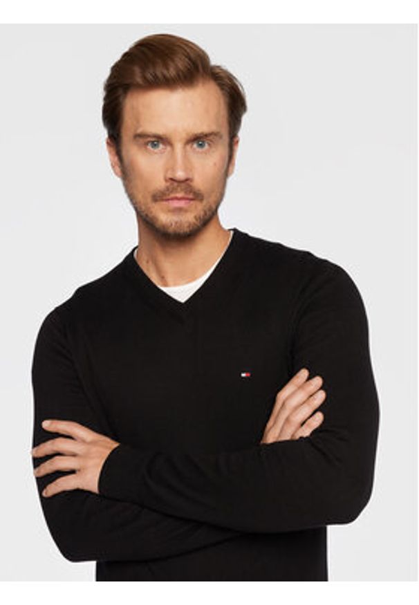 TOMMY HILFIGER - Tommy Hilfiger Sweter Pima MW0MW28047 Czarny Regular Fit. Kolor: czarny. Materiał: bawełna