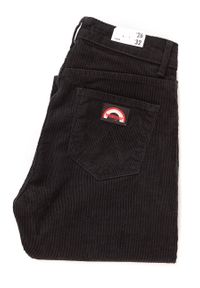 Wrangler - DAMSKIE SPODNIE SZTRUKSOWE WRANGLER FLARE BLACK W233EK100. Materiał: sztruks. Sezon: lato #3