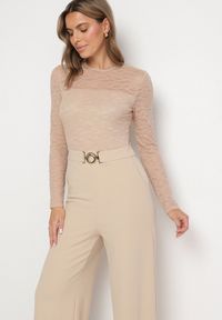 Born2be - Jasnobeżowy Koronkowy Kombinezon z Wiskozą z Szerokimi Nogawkami Ninarena. Okazja: na co dzień. Kolor: beżowy. Materiał: wiskoza, koronka. Długość rękawa: długi rękaw. Długość: długie. Styl: casual, elegancki #4