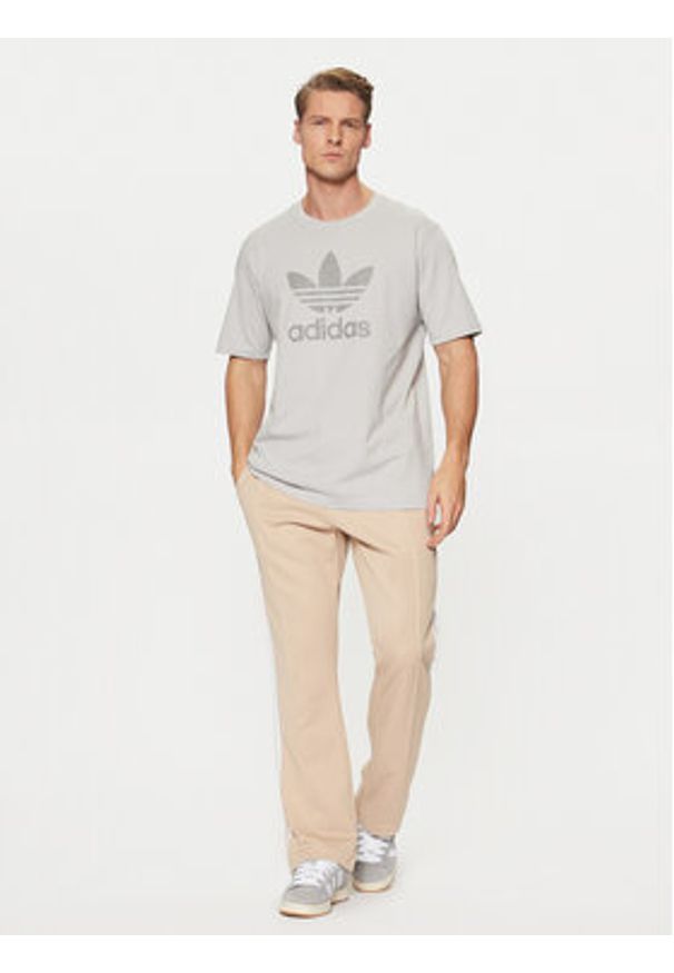 Adidas - adidas T-Shirt adicolor Trefoil JP2548 Szary Regular Fit. Kolor: szary. Materiał: bawełna