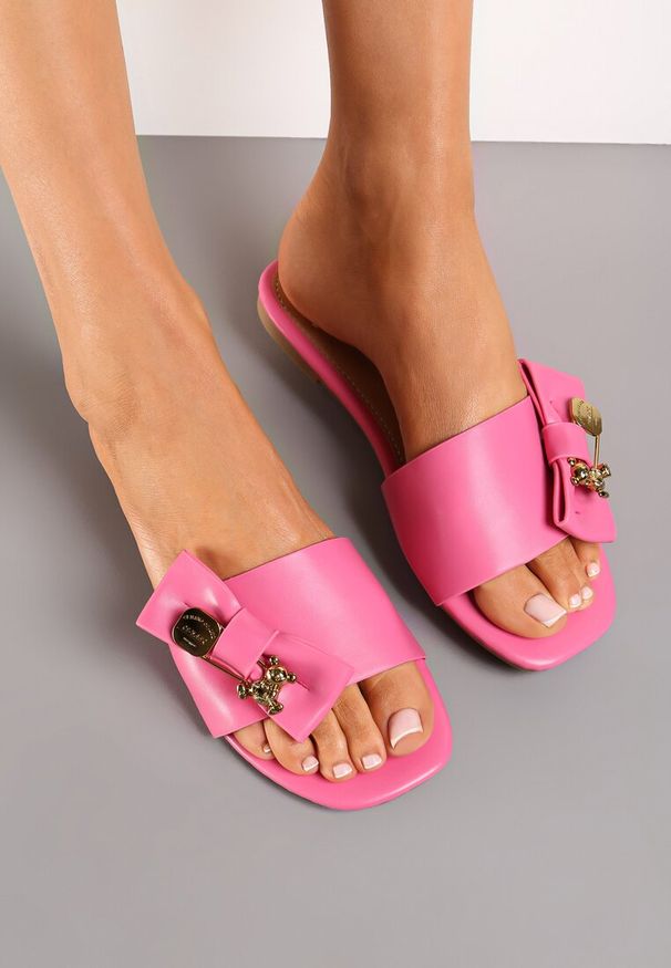 Born2be - Fuksjowe Klapki Płaskie Ozdobione Kokardką Biviva. Kolor: różowy. Wzór: aplikacja. Sezon: lato. Styl: elegancki