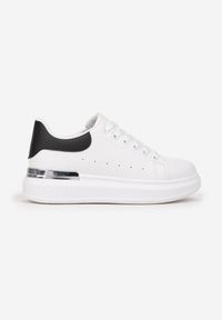 Born2be - Biało-Czarne Sneakersy Ohei. Nosek buta: okrągły. Kolor: biały. Materiał: materiał. Szerokość cholewki: normalna. Wzór: aplikacja, kolorowy