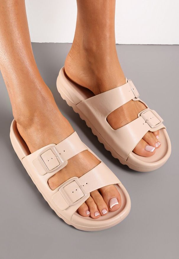 Renee - Beżowe Klapki na Grubej Podeszwie z Paskami Eemane. Kolor: beżowy