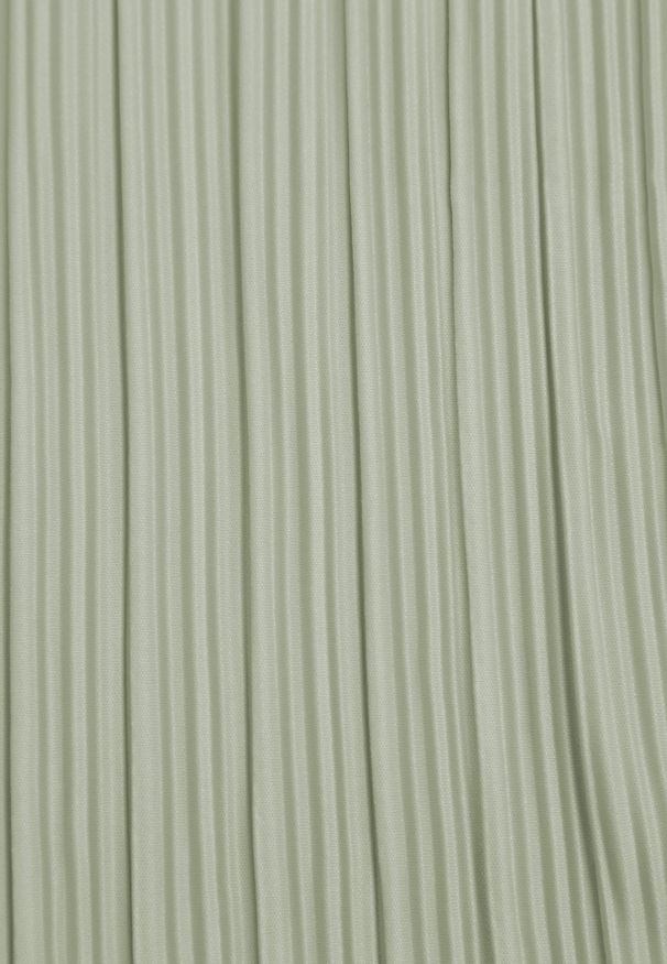 Renee - Zielone Plisowane Spodnie High Waist z Szerokimi Nogawkami Sedalia. Stan: podwyższony. Kolor: zielony. Materiał: satyna