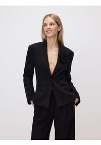 Reserved - Marynarka z broszką - czarny. Kolor: czarny. Materiał: tkanina, wiskoza