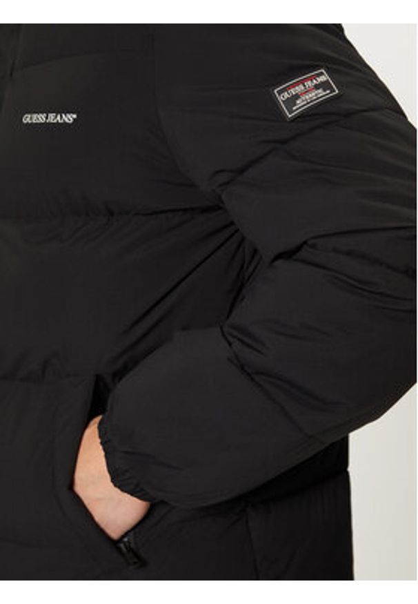 Guess Jeans Kurtka zimowa M4BL20 WGII2 Czarny Regular Fit. Kolor: czarny. Materiał: syntetyk. Sezon: zima