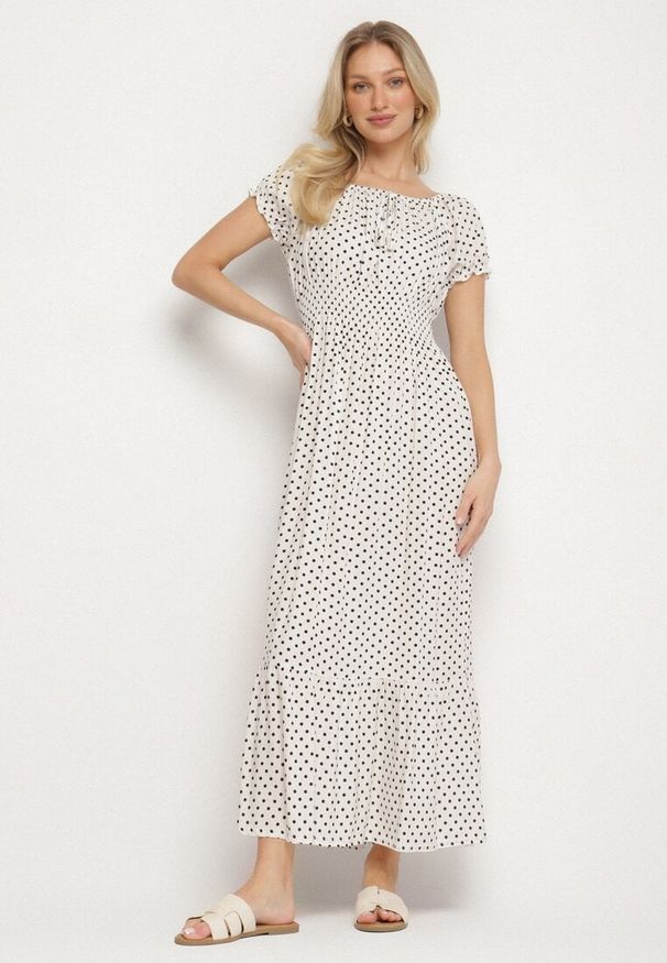 Born2be - Biała Sukienka z Bawełną w Kropki Ellisla. Okazja: na co dzień. Kolor: biały. Materiał: bawełna. Wzór: kropki. Styl: casual, elegancki
