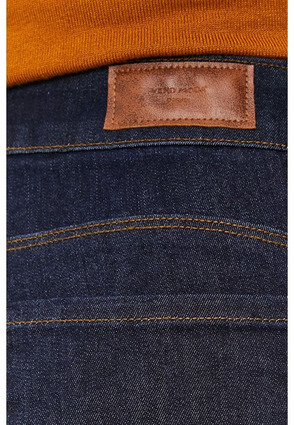 Vero Moda Jeansy damskie medium waist. Kolor: niebieski