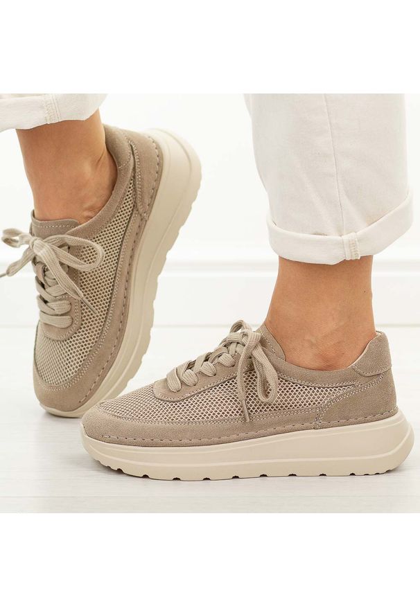 Beżowe skórzane sneakersy damskie T.Sokolski 241. Okazja: na co dzień. Nosek buta: okrągły. Kolor: beżowy. Materiał: skóra, zamsz, tkanina. Szerokość cholewki: normalna. Sezon: wiosna, lato. Styl: casual, klasyczny, sportowy