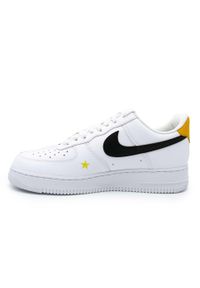 Buty do chodzenia męskie Nike Air Force 1 Low. Zapięcie: sznurówki. Kolor: biały. Materiał: guma, syntetyk, tkanina, materiał. Szerokość cholewki: normalna. Model: Nike Air Force. Sport: turystyka piesza