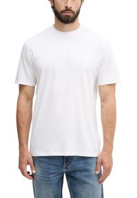 Guess - GUESS Biały męski t-shirt na krótki rękaw Small Patch, Rozmiar L. Okazja: na co dzień. Kolor: biały. Długość rękawa: krótki rękaw. Długość: krótkie. Styl: casual, klasyczny #3
