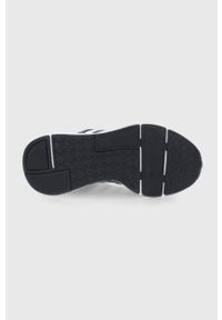 adidas Originals buty dziecięce Swift Run kolor czarny. Nosek buta: okrągły. Zapięcie: sznurówki. Kolor: czarny. Materiał: materiał, guma. Sport: bieganie