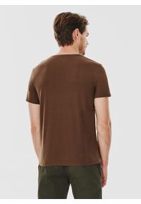 Pako Lorente - PAKO LORENTE – Brązowy gładki t-shirt v-neck. Kolor: czerwony, brązowy, zielony. Materiał: bawełna, elastan. Wzór: gładki #5