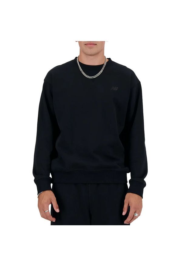 Bluza męska New Balance MT41506BK - czarna. Kolor: czarny. Materiał: bawełna, prążkowany. Wzór: aplikacja. Styl: klasyczny