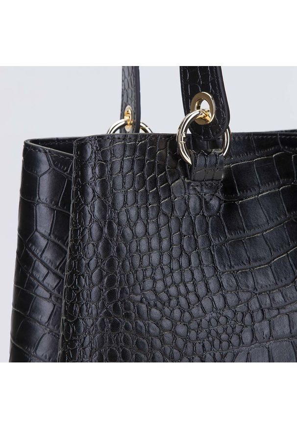 Wittchen - Kuferek ze skóry croco. Kolor: czarny. Wzór: haft. Sezon: lato. Dodatki: z haftem. Materiał: skórzane. Styl: elegancki, casual. Rodzaj torebki: na ramię